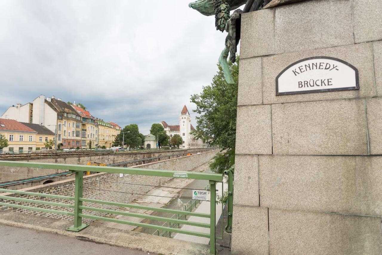Hotel Viktoria Schoenbrunn Wina Bagian luar foto