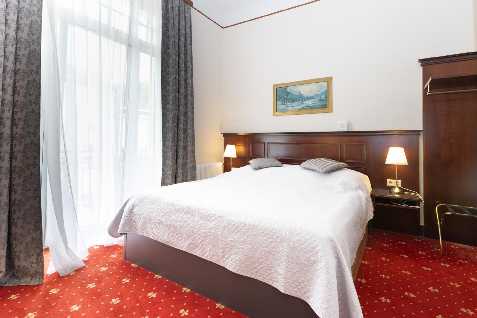 Hotel Viktoria Schoenbrunn Wina Bagian luar foto