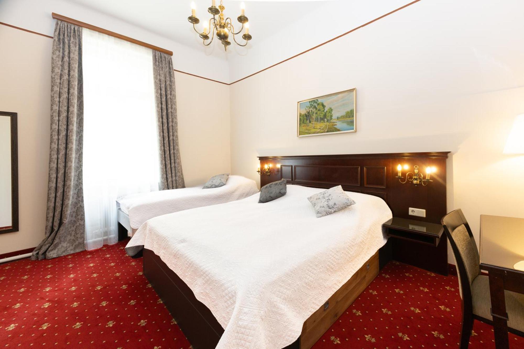 Hotel Viktoria Schoenbrunn Wina Bagian luar foto
