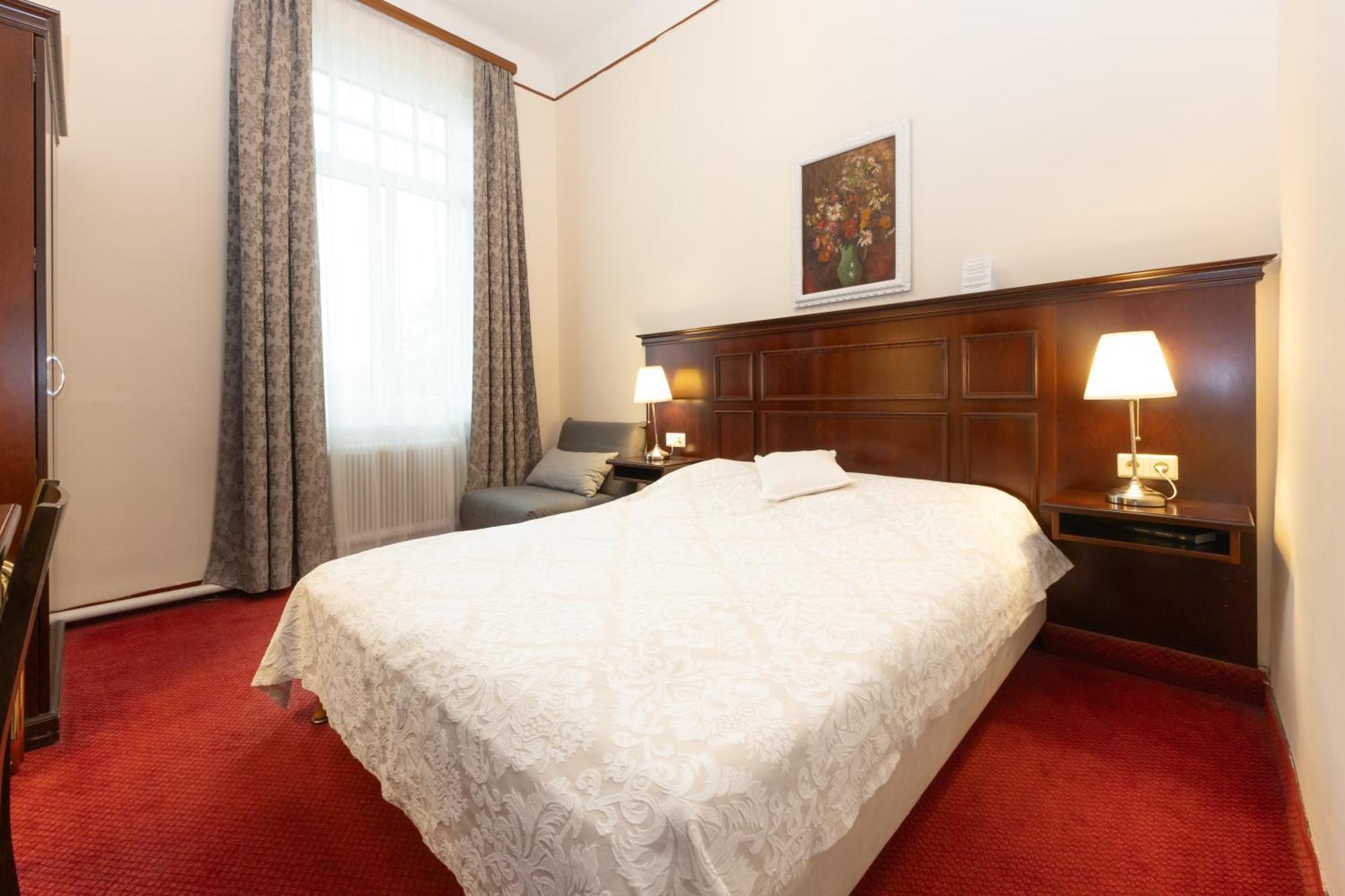 Hotel Viktoria Schoenbrunn Wina Bagian luar foto