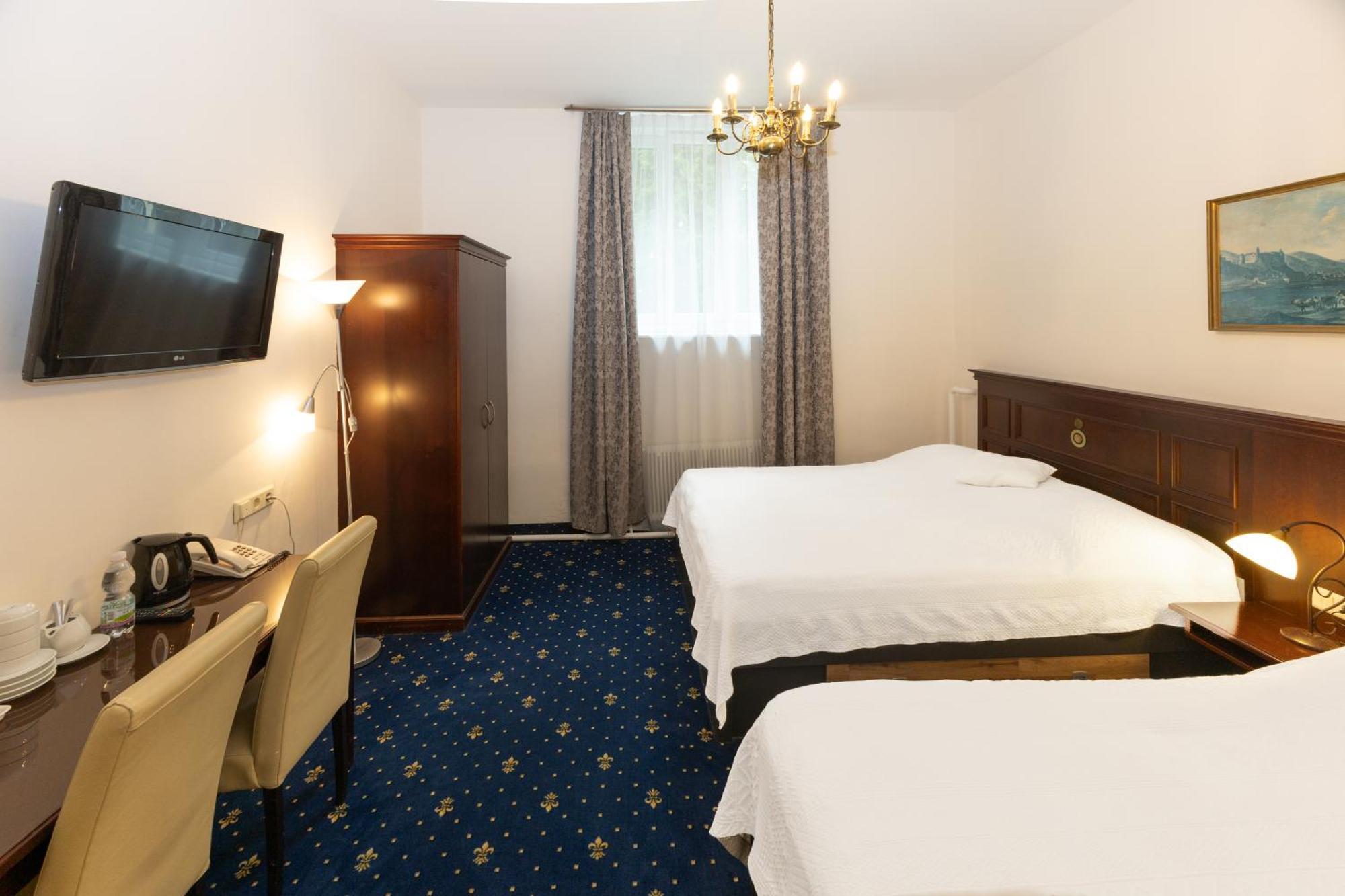 Hotel Viktoria Schoenbrunn Wina Bagian luar foto