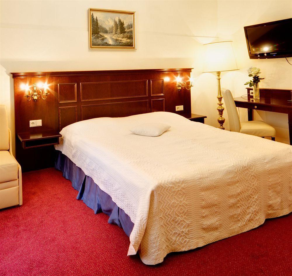Hotel Viktoria Schoenbrunn Wina Bagian luar foto