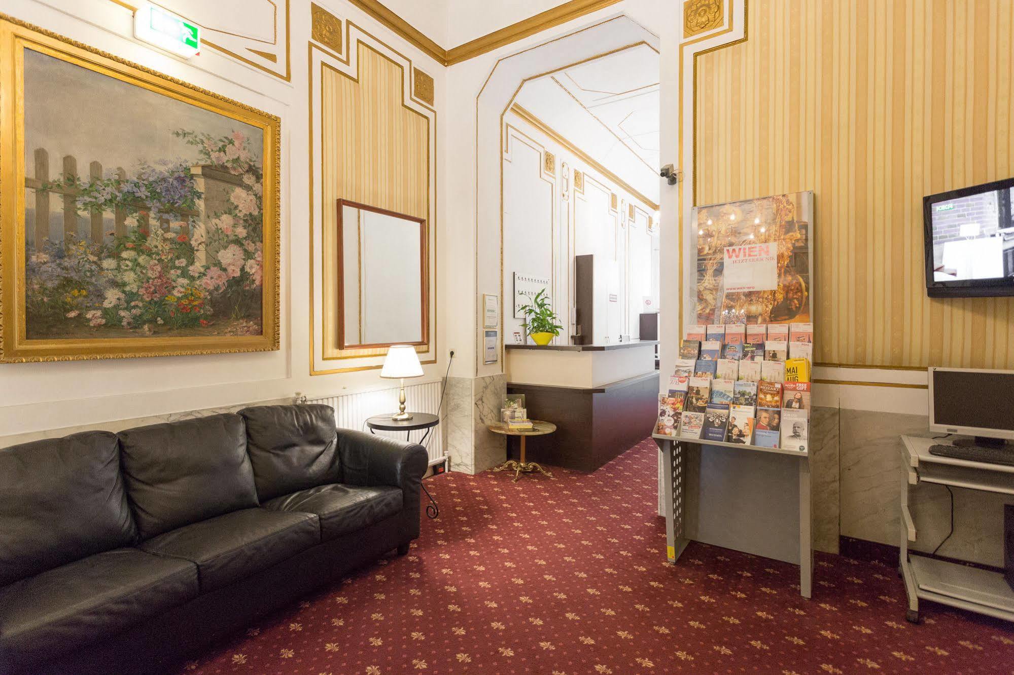 Hotel Viktoria Schoenbrunn Wina Bagian luar foto